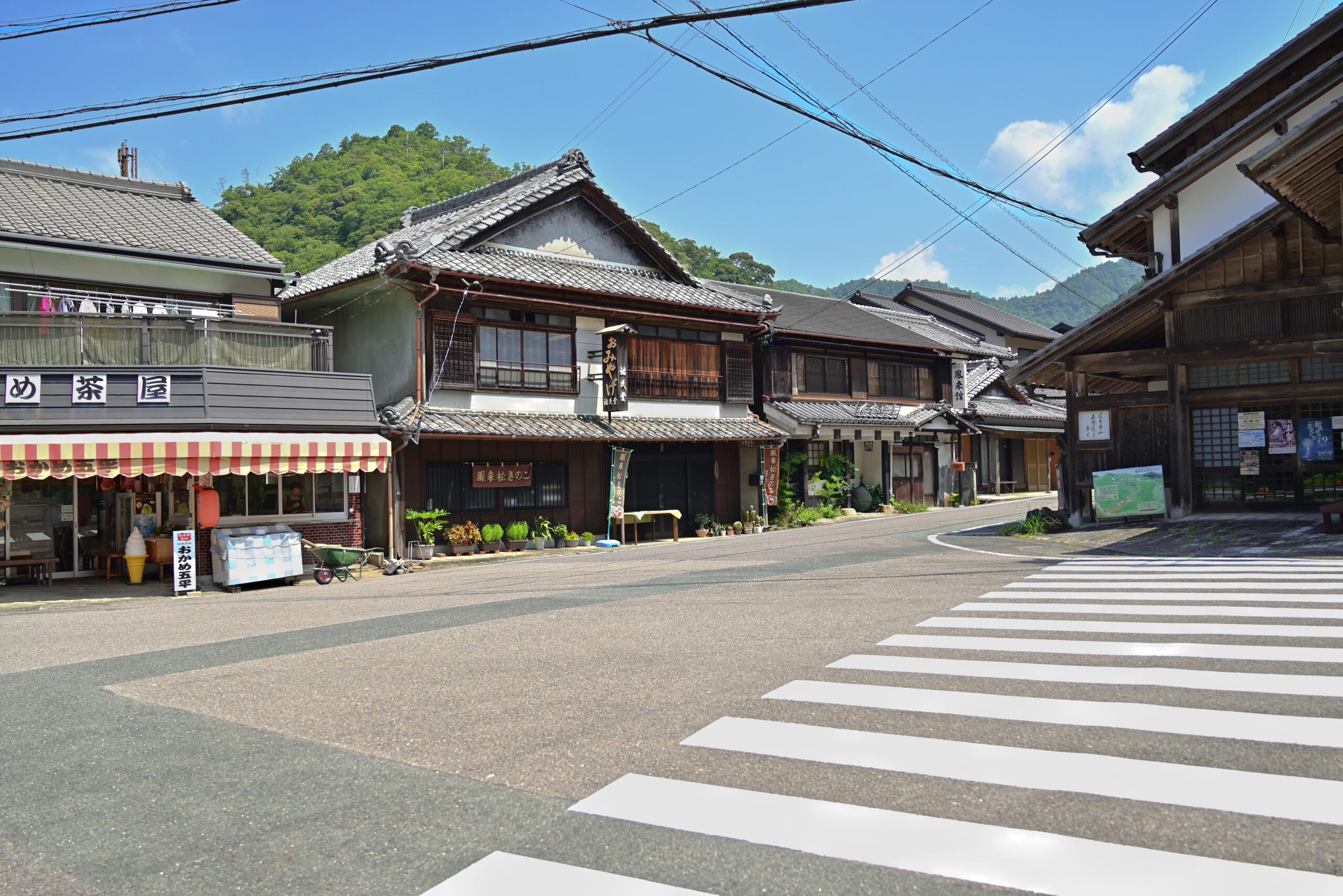 鳳来寺山表参道入口