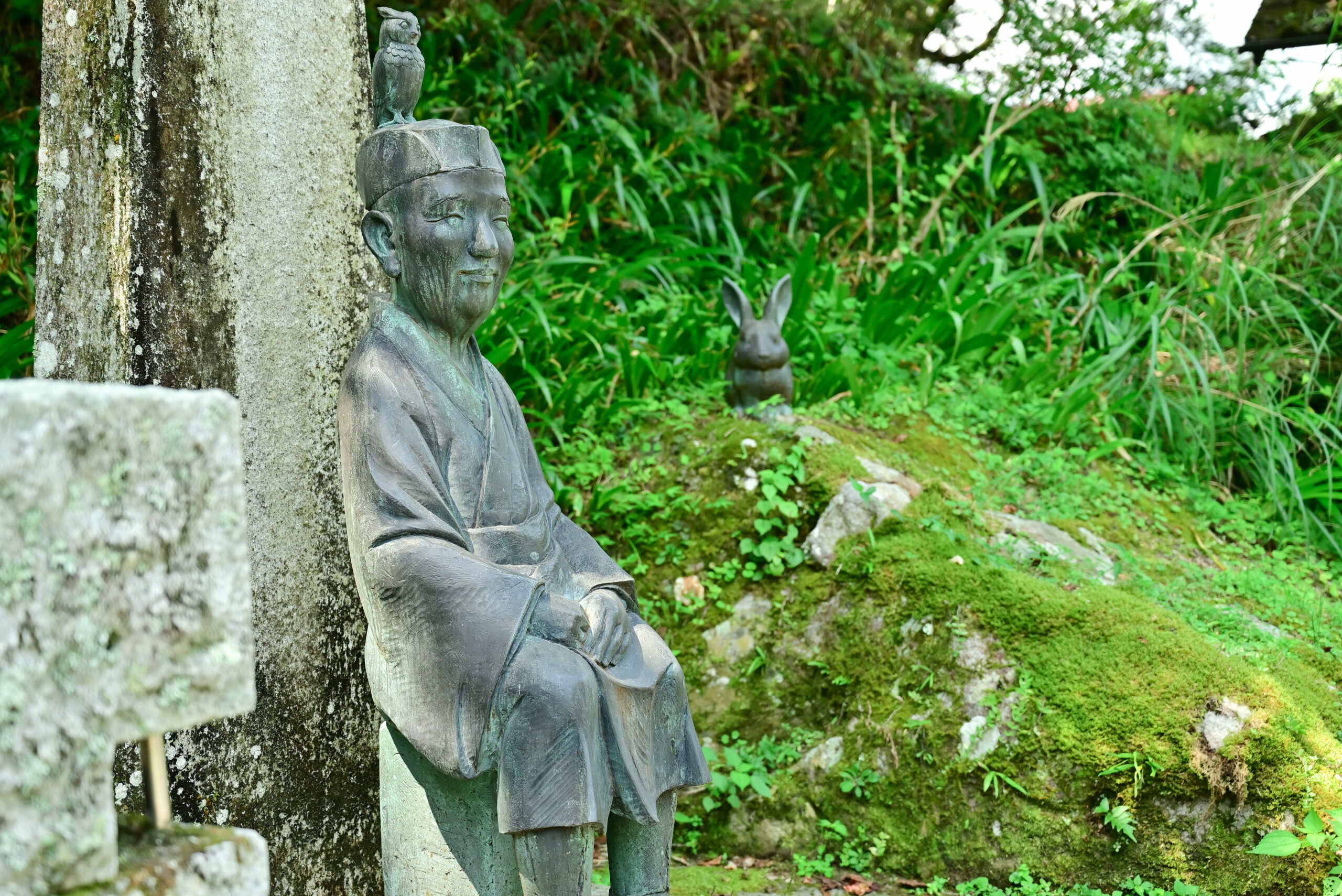 鳳来寺山表参道、松尾芭蕉像