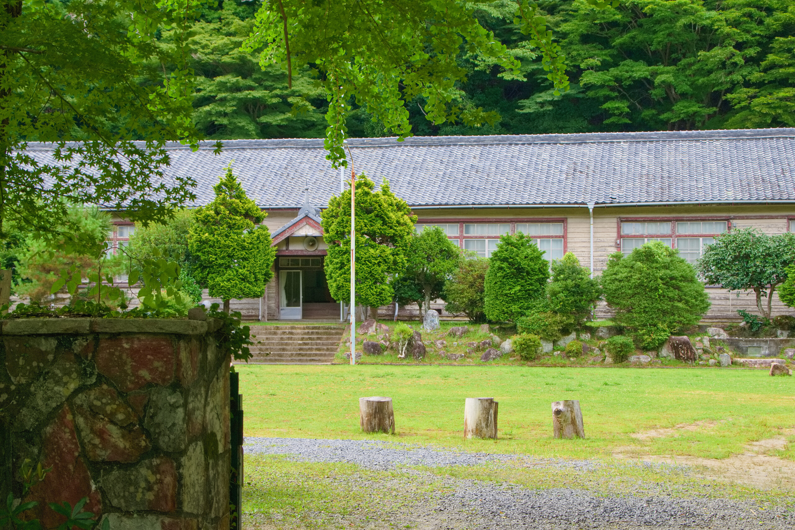新城市・旧門谷小学校