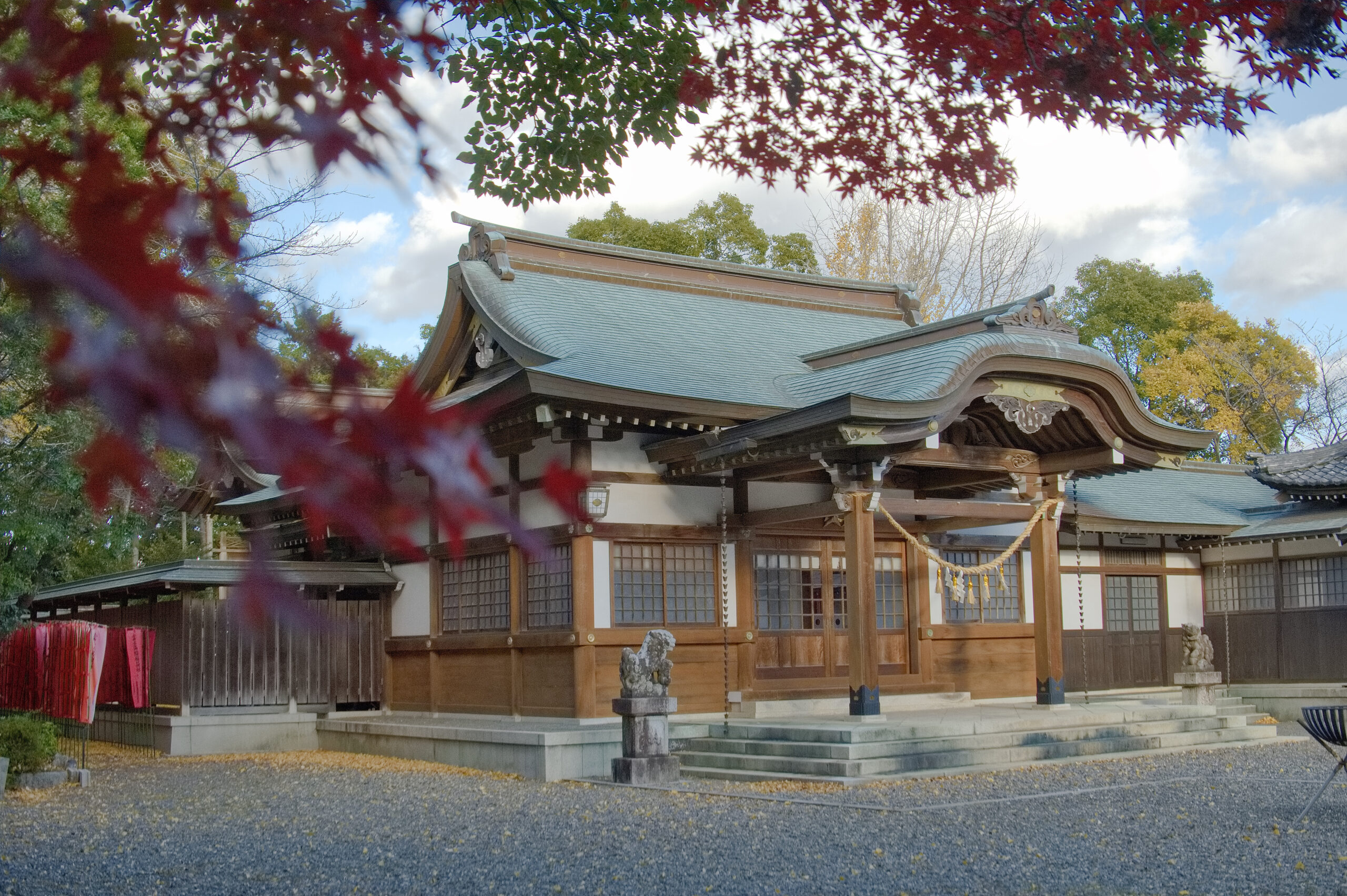 田原市巴江神社の紅葉