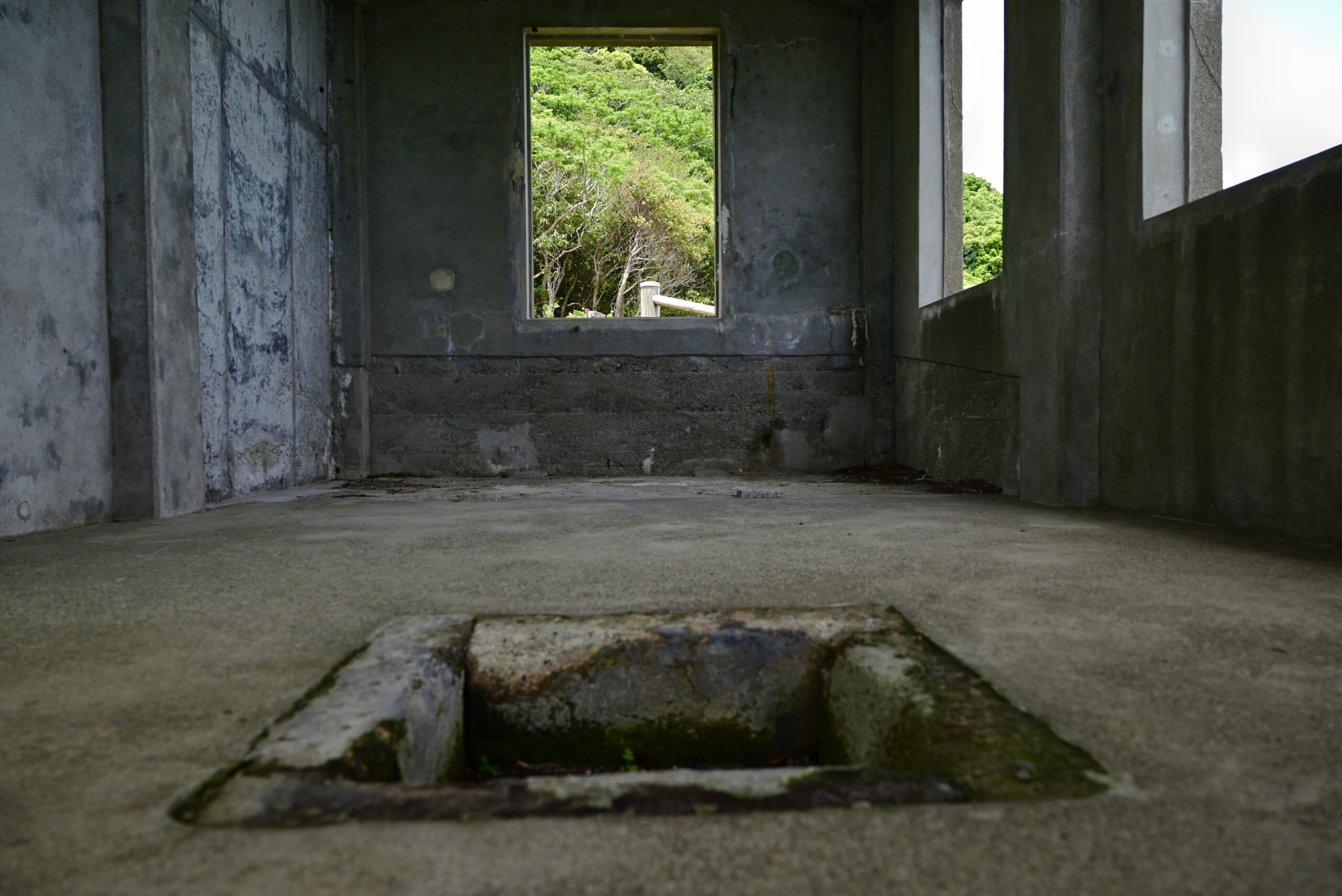 監的哨跡の囲炉裏跡
